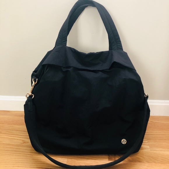 lululemon athletica Handbags - Lululemon On My Level Bag large